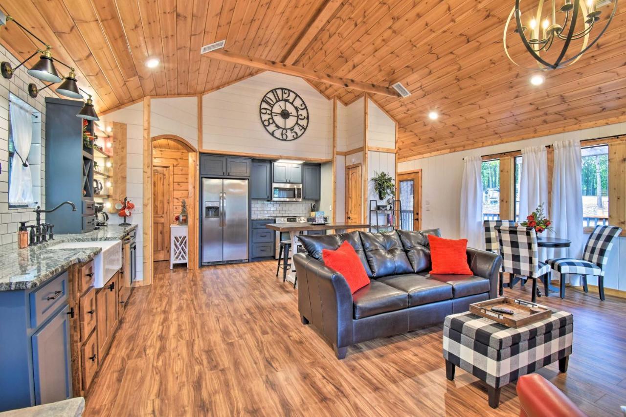 Modern Broken Bow Cabin Large Deck, Bbq And Pergola Ngoại thất bức ảnh
