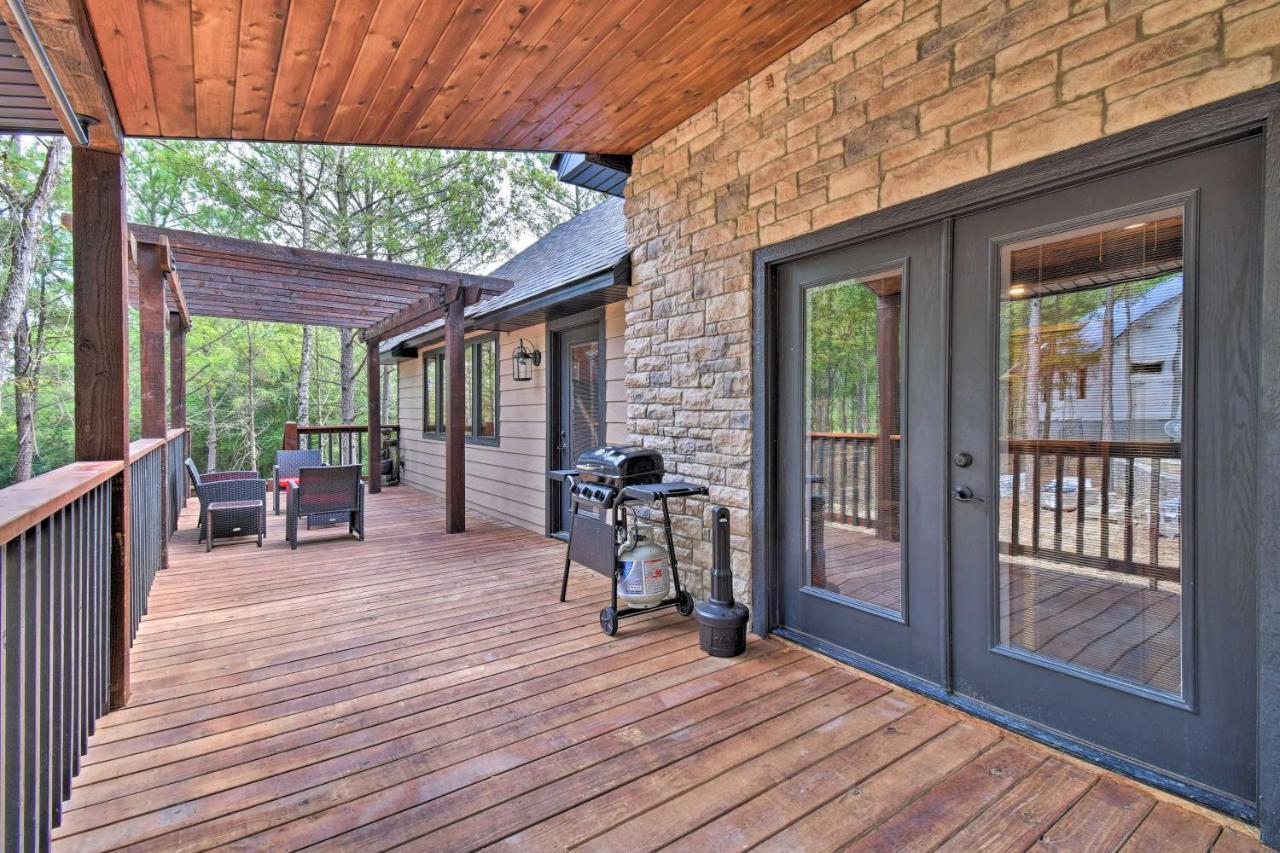 Modern Broken Bow Cabin Large Deck, Bbq And Pergola Ngoại thất bức ảnh